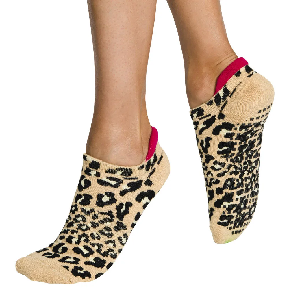 2 PACK - Tab Closed Toe - Leopard Pink Accent   Zebra Rising = Wild Power Pack - Grip Socks